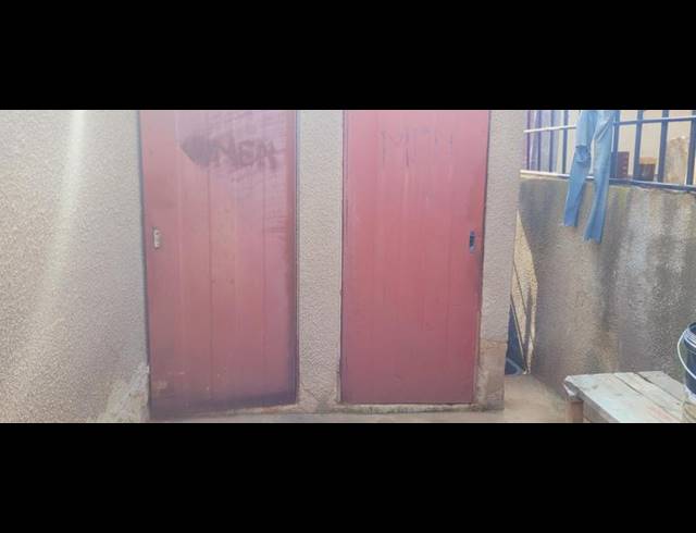 11 BEDROOM HOUSE FOR SALE IN TSAKANE